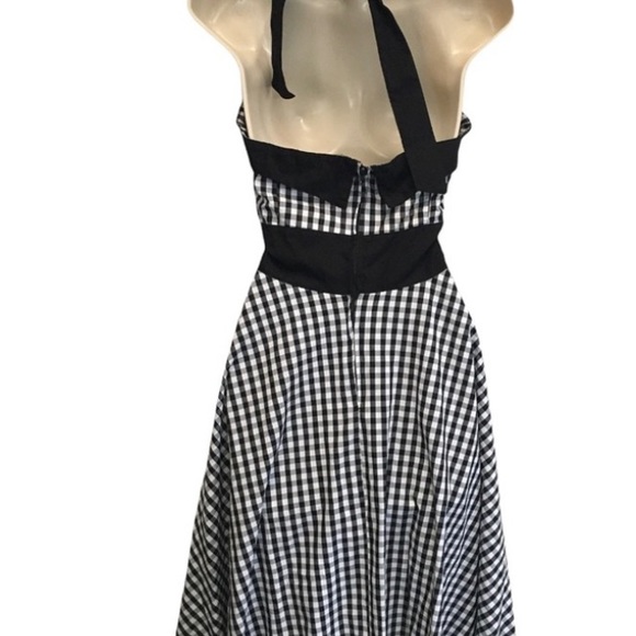 Beautiful hell bunny dress didn’t fit me right so selling it on here - Picture 2 of 4